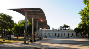 La oposición propone enrejar la Plaza Islas Malvinas para frenar el "descontrol" nocturno
