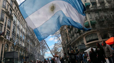 Radiografía de una crisis desigual: se perdieron 271.000 empleos registrados y cerraron 22.600 empresas