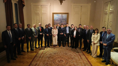 Los gobernadores buscan despegarse de Milei y aceleran el armado para 2027