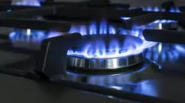 El Ejecutivo prorrogó la bonificación extraordinaria del 25% en los subsidios al gas y la electricidad para junio