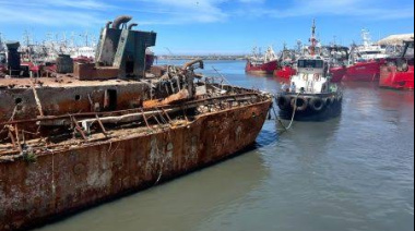 Trasladaron un buque inactivo hace más de 15 años para completar su desguace en el puerto de Mar del Plata