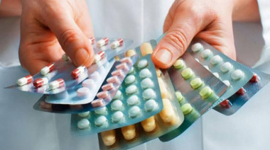 Medicamentos, libros y garrafas: el gobierno prepara un nuevo paquete de desregulaciones