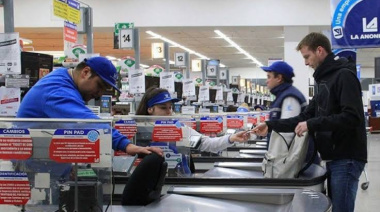 Los empleados de comercio acordaron una suba salarial del 5,7% trimestral y un bono extraordinario de $50 mil