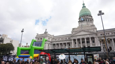Marcha frente al Congreso en rechazo a las modificaciones de la Ley de Tierras.