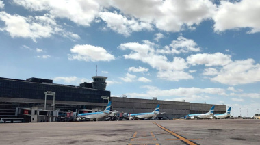 El cierre temporal de Aeroparque altera los vuelos en Bahía Blanca: las operaciones se trasladan a Ezeiza