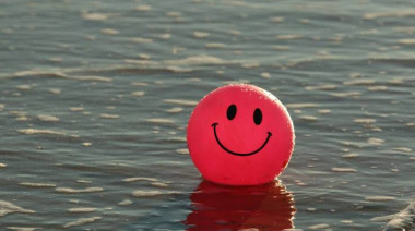 Ipsos publicó el informe de felicidad 2026 con un incremento global en los niveles de satisfacción