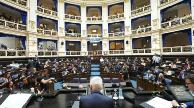Aprobaron la Ley Ema contra el acoso digital en los colegios y prohibieron celulares en los secundarios