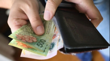 El 53% de las familias dejó de comprar insumos básicos y el 76% pide subir salarios