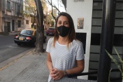Una rosarina le regaló su bicicleta a un repartidor que había sido asaltado frente a su casa