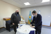 Fernando Gray y el doctor Romero firmaron un acuerdo de colaboración