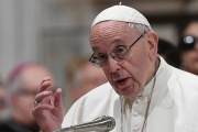 El Papa Francisco pidió que la vacuna contra el coronavirus sea para todos