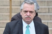 Alberto Fernández recordó a desaparecidos en Iglesia de la Santa Cruz y dijo que la lucha "persiste"