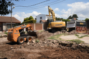 Watson visitó las obras de reconstrucción de pavimento en el Cruce Varela