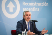 Alberto Fernández entrega 1200 viviendas, que asignarán las centrales obreras