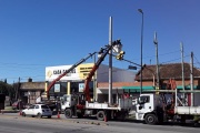EDELAP coloca nuevas columnas de hormigón en los tendidos troncales