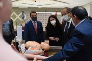 Instalan nuevos desfibriladores en centros de atención 