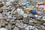 Marcha de las piedras: homenaje a los fallecidos en cuarentena por covid-19
