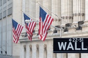 Wall Street profundiza la baja por nueva expansión del coronavirus y contracción de la demanda