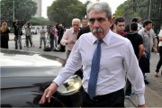 Denuncian a Aníbal Fernández ante la oficina anticorrupción por la intimidación a Nik en Twitter