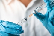 ¿Por qué es necesaria una tercera dosis en inmunodeprimidos y mayores de 50 vacunados con el esquema de Sinopharm?