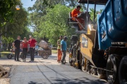 Continúa el plan de asfalto por el barrio Vitramu II