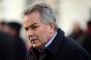 El intendente que percibe 600 mil pesos de sueldo se toma licencia y anuncia cambios en el gabinete