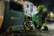 La Ciudad sancionará a quienes remuevan basura en la vía pública