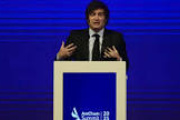 En pleno conflicto presupuestario, Milei reapareció con una clase de macroeconomía en el ámbito privado