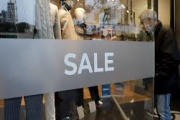 Las ventas minoristas pyme volvieron a caer en abril y solo el sector farmacéutico resiste la tendencia