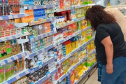 Por la menor inflación, el consumo masivo atenuó su caída en mayo y cerró casi estable frente a abril