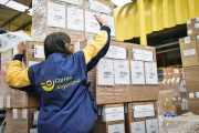 Modifican el régimen de envíos postales y cambian las compras en el exterior