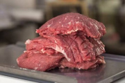 Caída del consumo de carne vacuna en el primer semestre: es el peor nivel en 30 años