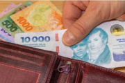 Los salarios formales cayeron un 1,8% en mayo frente a una inflación del 2,1% y se redujo el empleo registrado