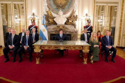 La confianza en el Gobierno registra una baja del 6,5% en medio de la agenda económica y el balance del Mundial