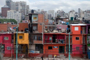 El 60 por ciento de los habitantes de barrios populares está endeudado