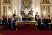 Milei anunció sanciones a empresas que operen en Malvinas y la construcción de una base naval