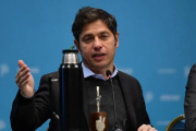 Deterioro económico, endeudamiento de los hogares y una virtual paridad entre Milei y Kicillof hacia 2027