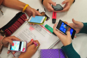 El Senado bonaerense aprobó un proyecto para restringir el uso de celulares en escuelas secundarias