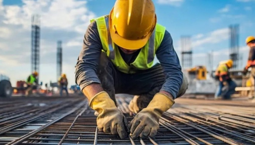 El Gobierno reglamentó la Ley 27.802: rigen los nuevos fondos de indemnización y límites a las huelgas