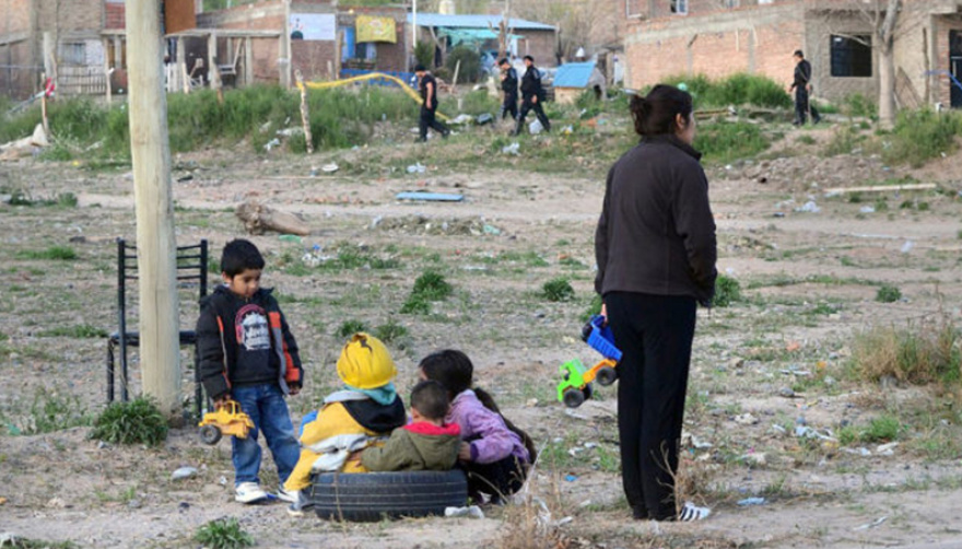 La pobreza subió al 26,6% en Bahía Blanca y ya afecta a 86 mil personas